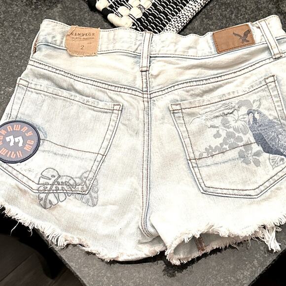 American Eagle NWT 59.00 Embroidered Vintage High Rise Festival Shorts Size 2 - Picture 6 of 10